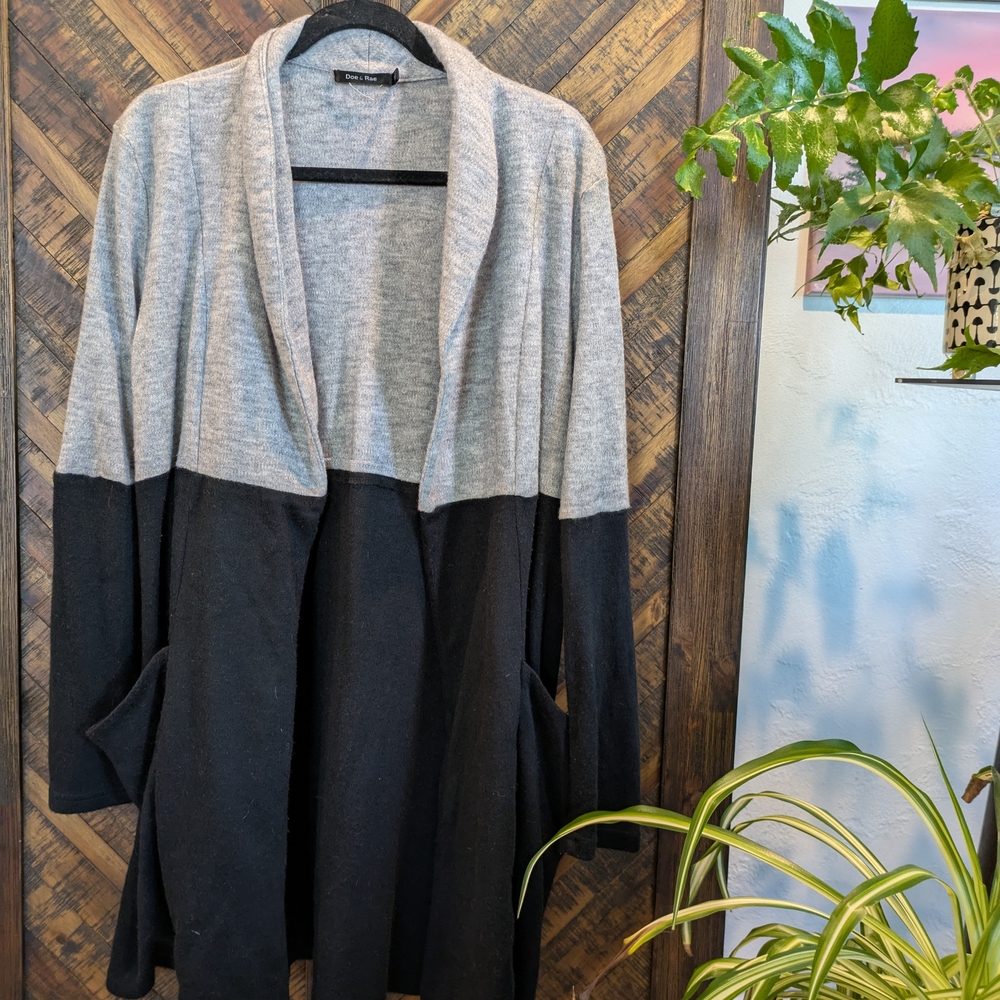Doe & Rae Two-Tone Gray and Black Cardigan